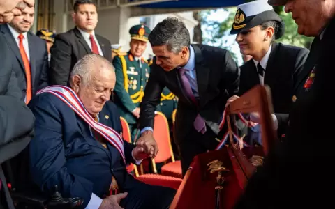 Juan Carlos Wasmosy, junto al presidente Santiago Pe�a.