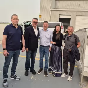 Horacio Cartes ya est� en Estados Unidos y fue recibido por Gustavo Leite.