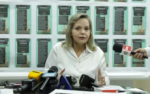 Lilian Samaniego.