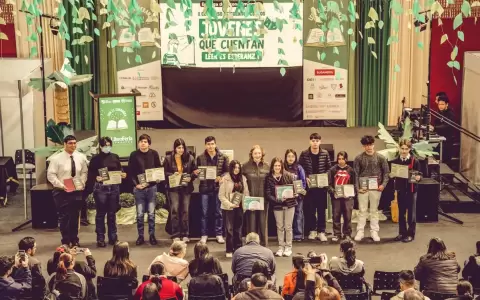 Premiaci�n de "Jovenes que cuentan" en 2025.