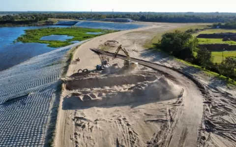 Obras en la Defensa Costera de Pilar.