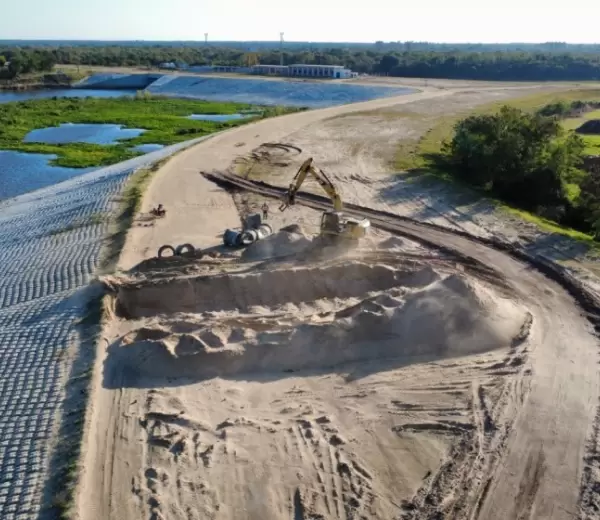 Obras en la Defensa Costera de Pilar.