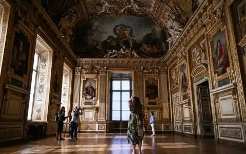 Galer�a Apolo del Museo del Louvre.