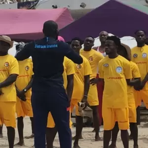 Curso de formaci�n de socorristas en Ghana.