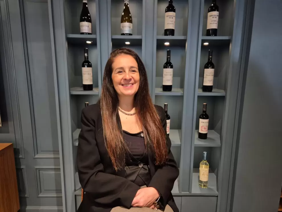 Maria Garc�a, sommelier.