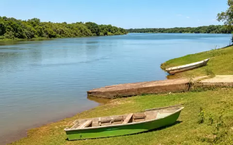 Aguas del r�o Paran�.
