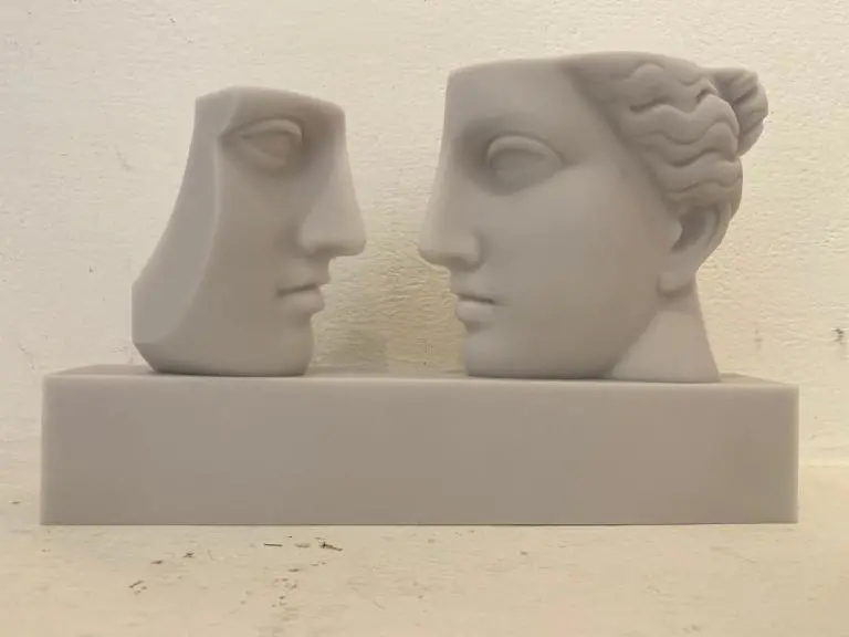Bernardo Kransniasky. Di�logo. Escultura de resina.