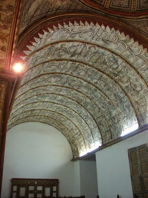 Bóveda de madera policromada de la sacristía. Foto tomada durante un viaje en 2004. © María José Diez Gálvez