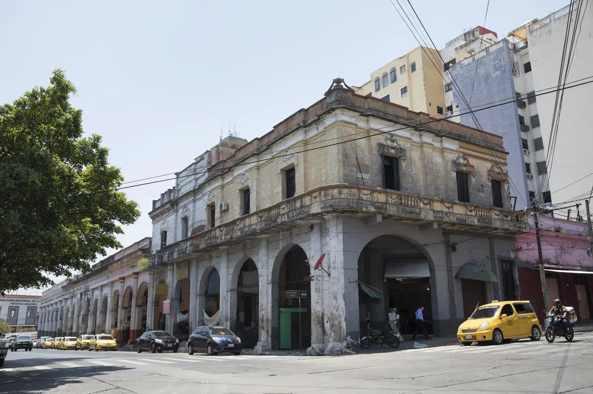 La recova del puerto, 2020 � Laura Mandelik