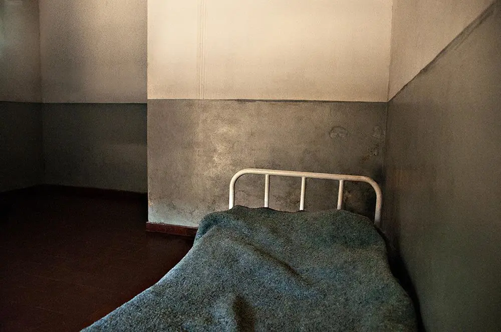 Alejandra Mastro, de la serie emEl rev�s del pan�ptico/em, 2016-2018