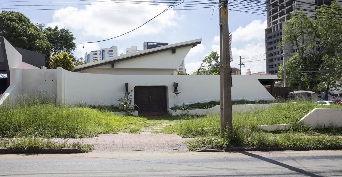 Casa Mart�nez Trueba, 1972. Avenida San Mart�n � Laura Mandelik