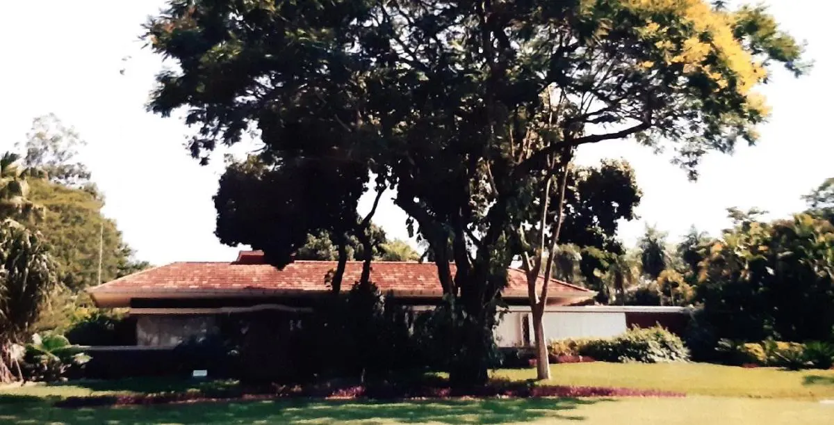 Casa Legal, 1975, demolida. Avenida Aviadores del Chaco � An�bal Cardozo