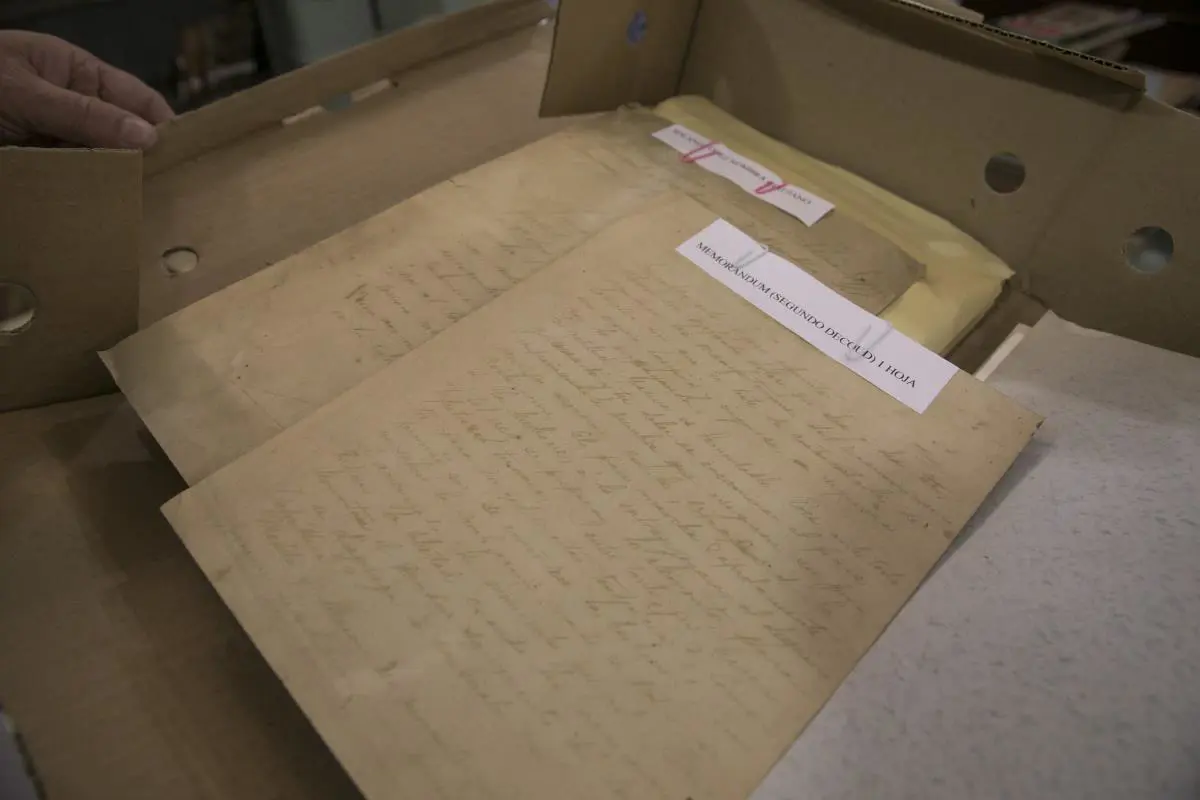 Documentos originales de diversas �pocas. Academia Paraguaya de la Historia � Laura Mandelik
