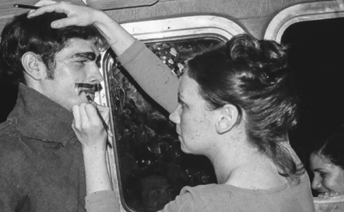 En plena gira por el interior, antes de salir a escena. Archivo Aty Ñe'?
