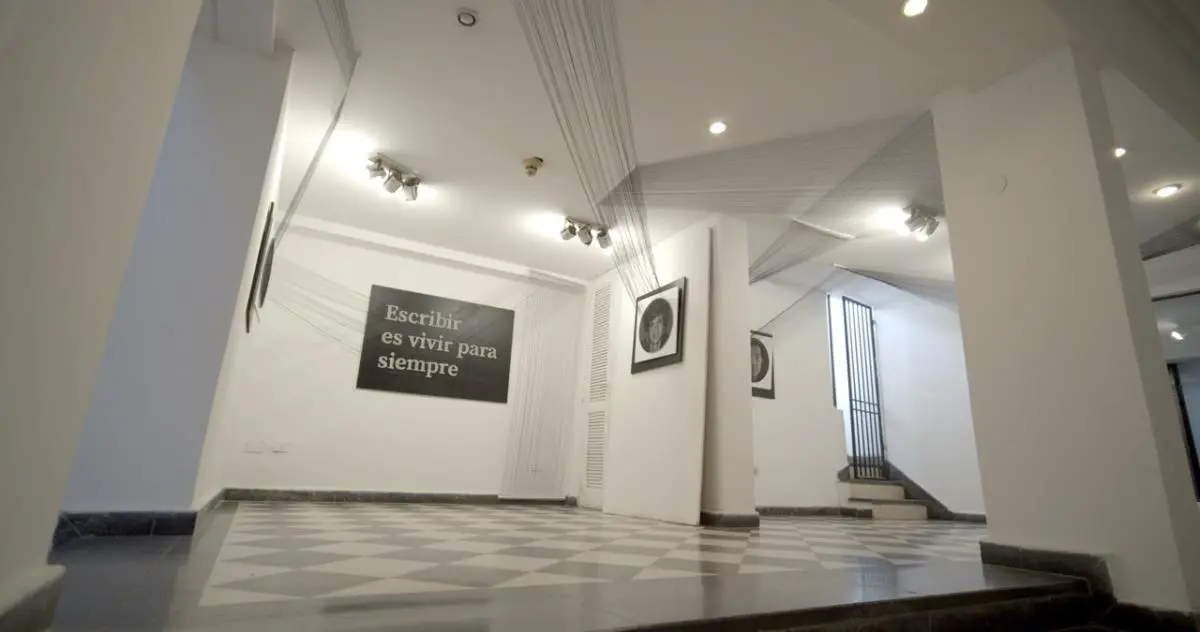 Instalaci�n de Liliana Fretes. Cortes�a