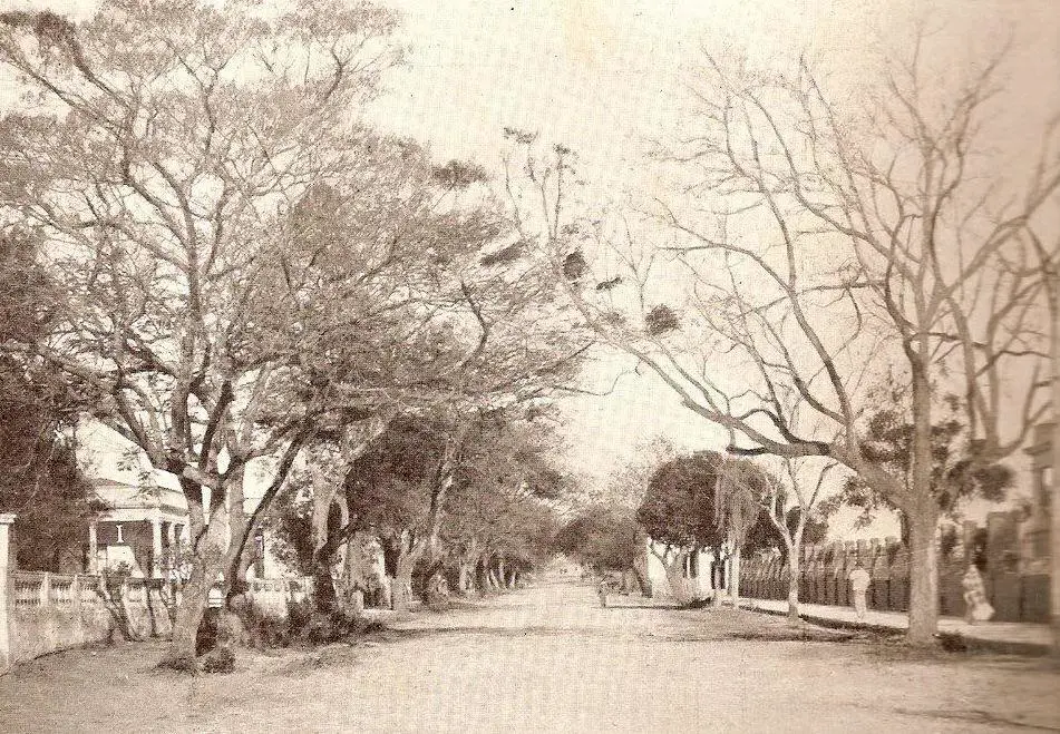 Avenida Colombia, hoy Mariscal L�pez esquina Per�, ca. 1920. Fuente: skycrapercity.com