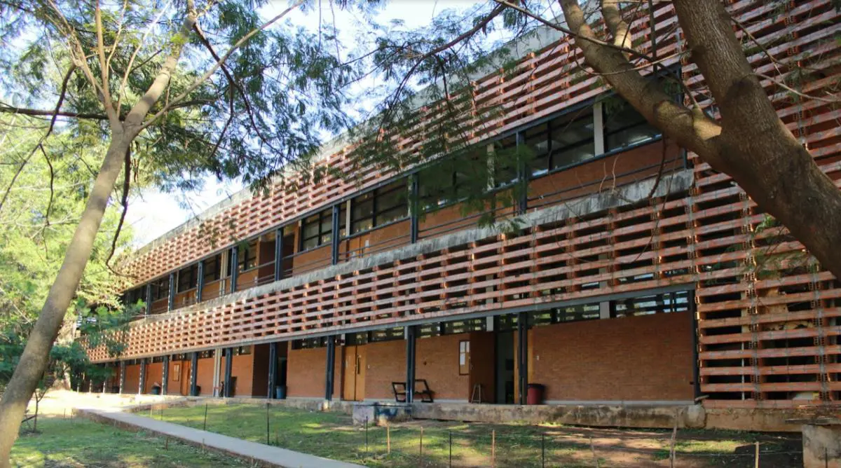 FADA-UNA, Campus de San Lorenzo. Cortes�a