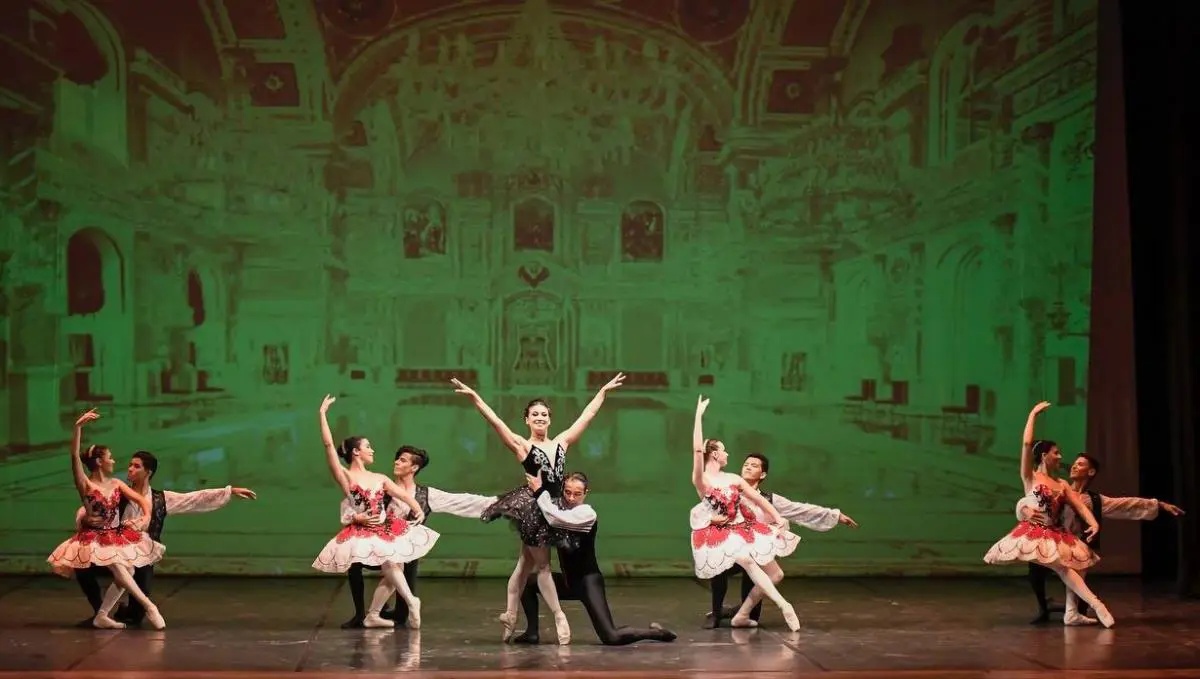Elenco Master Ballet. Cortes�a