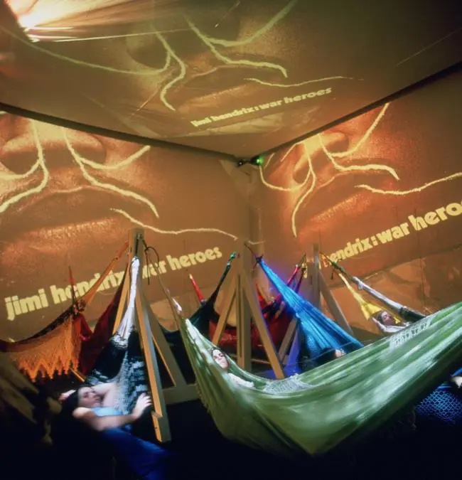 H�lio Oiticica y Neville D'Almeida, emCosmococa 5 Hendrix-War/em, 1973. Pinacoteca de S�o Paulo. PelicanBomb Art Review