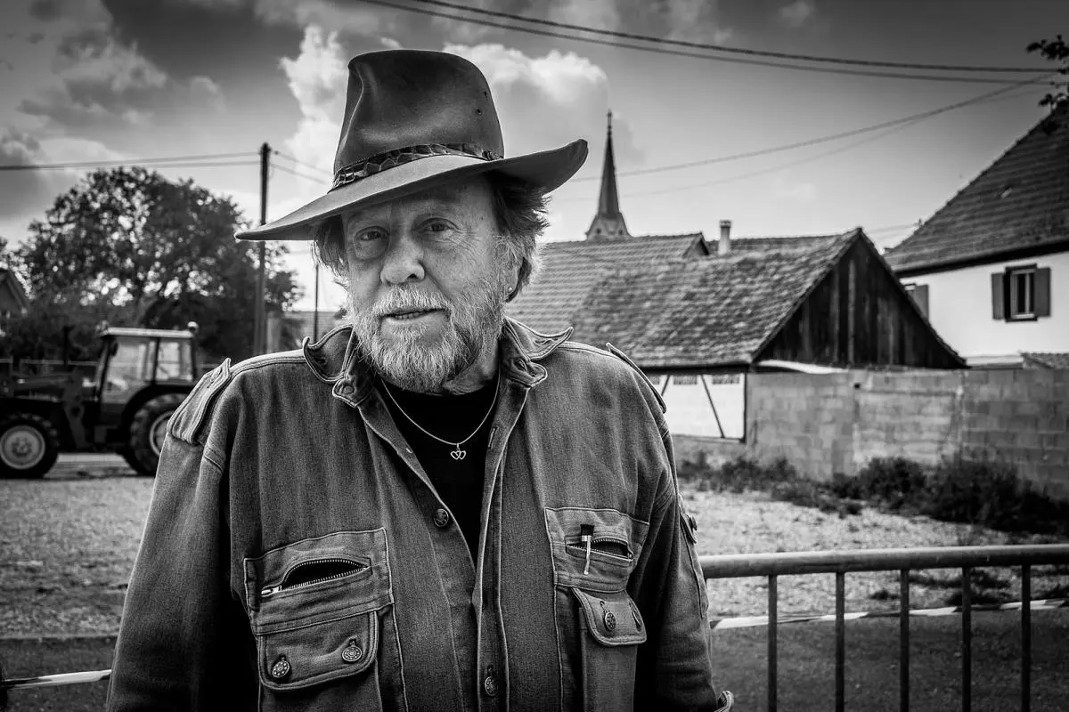 Gunter Demning � Claude Troung