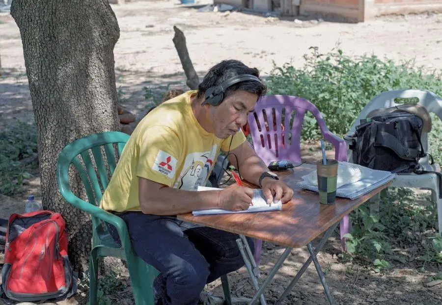 �scar Boabi Posoraja, traductor oficial de emApenas el sol/em. Cortes�a