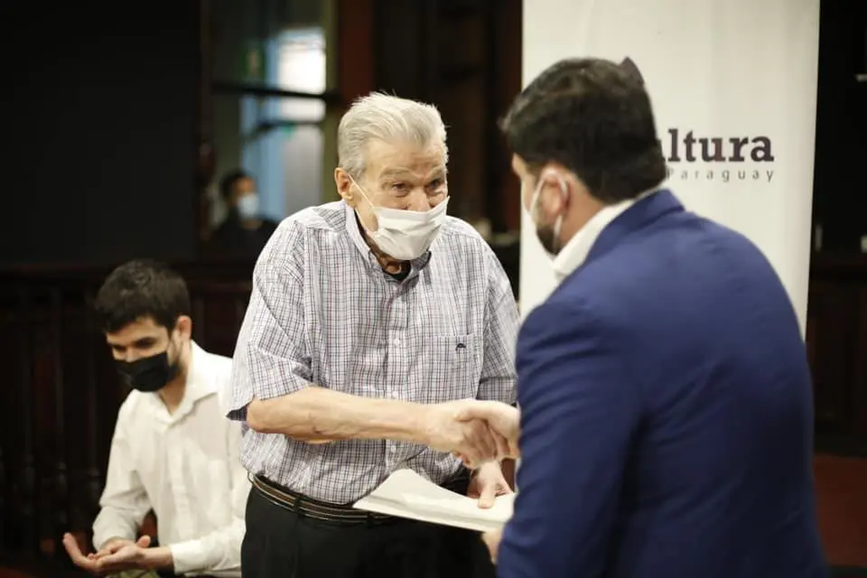 Ignacio Soler Blanc y el ministro Rub�n Capdevila. Cortes�a
