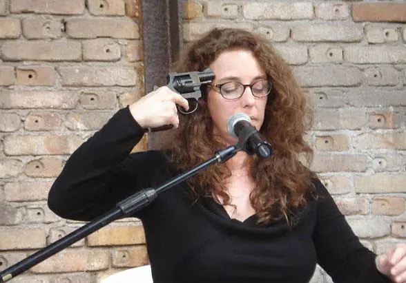 Tania Bruguera, emAutosabotaje/em. Performance, Bienal de Venecia, 2009. Cortes�a