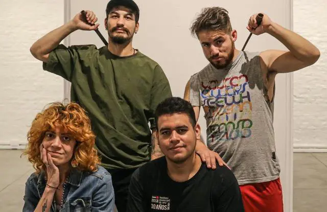 Julio Petrovich, Juan Reyes, M�nica Airaldi y Aldo Valdez, preparando Veinticinco. Cortes�a
