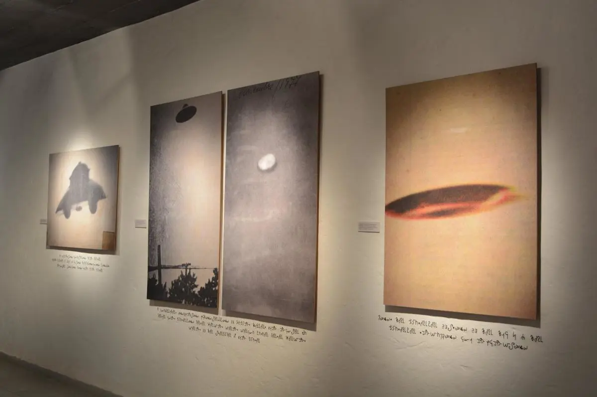 Fredi Casco, emLo que brilla,/em CAV/Museo del Barro, Asunci�n, 2021 � Dami�n Cabrera