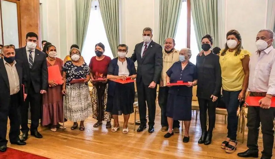Reconocimiento en el Palacio de Gobierno. Cortes�a