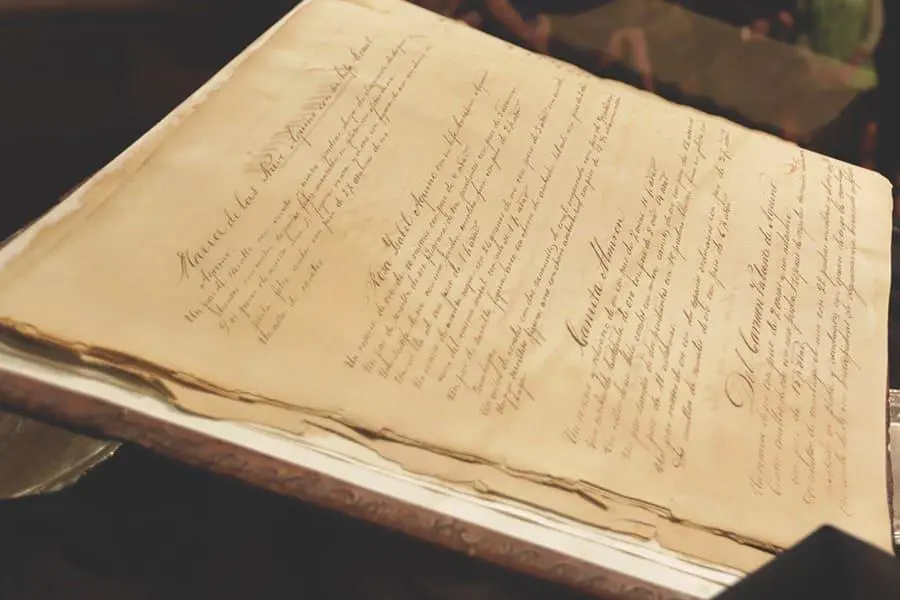 Libro de Oro. Cortes�a Tiempo de Historia.