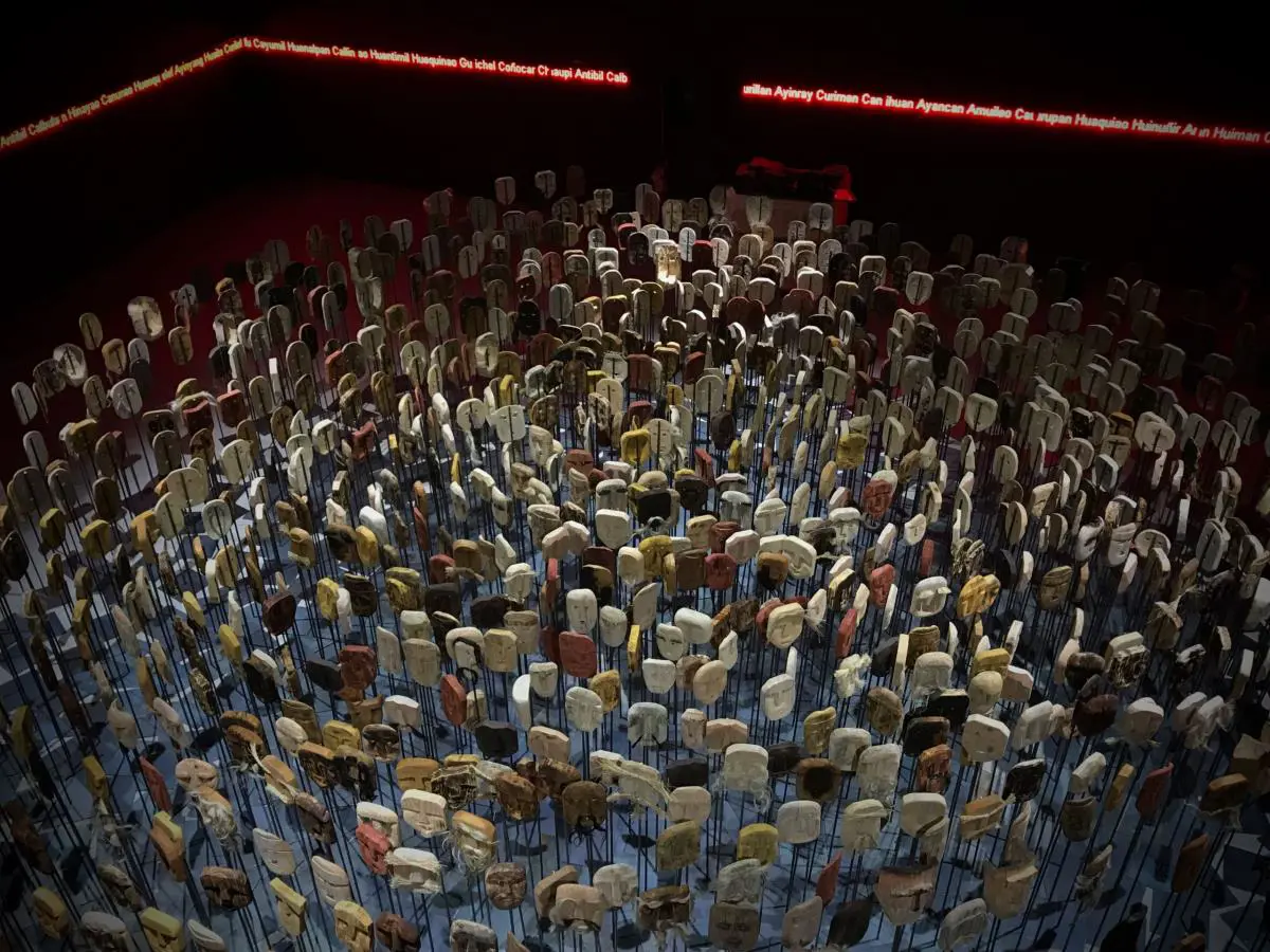 Bernardo Oyarzún, emWerken/em. Instalación, Bienal de Venecia, 2017 © Adrián Gutiérrez