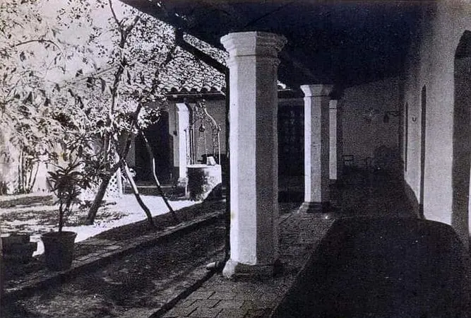 T�pico patio de origen colonial en Asunci�n. Cortes�a