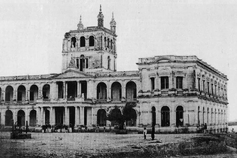 El Palacio de Gobierno ocupado por las fuerzas aliadas durante la emGuerra Guasu/em. Archivo