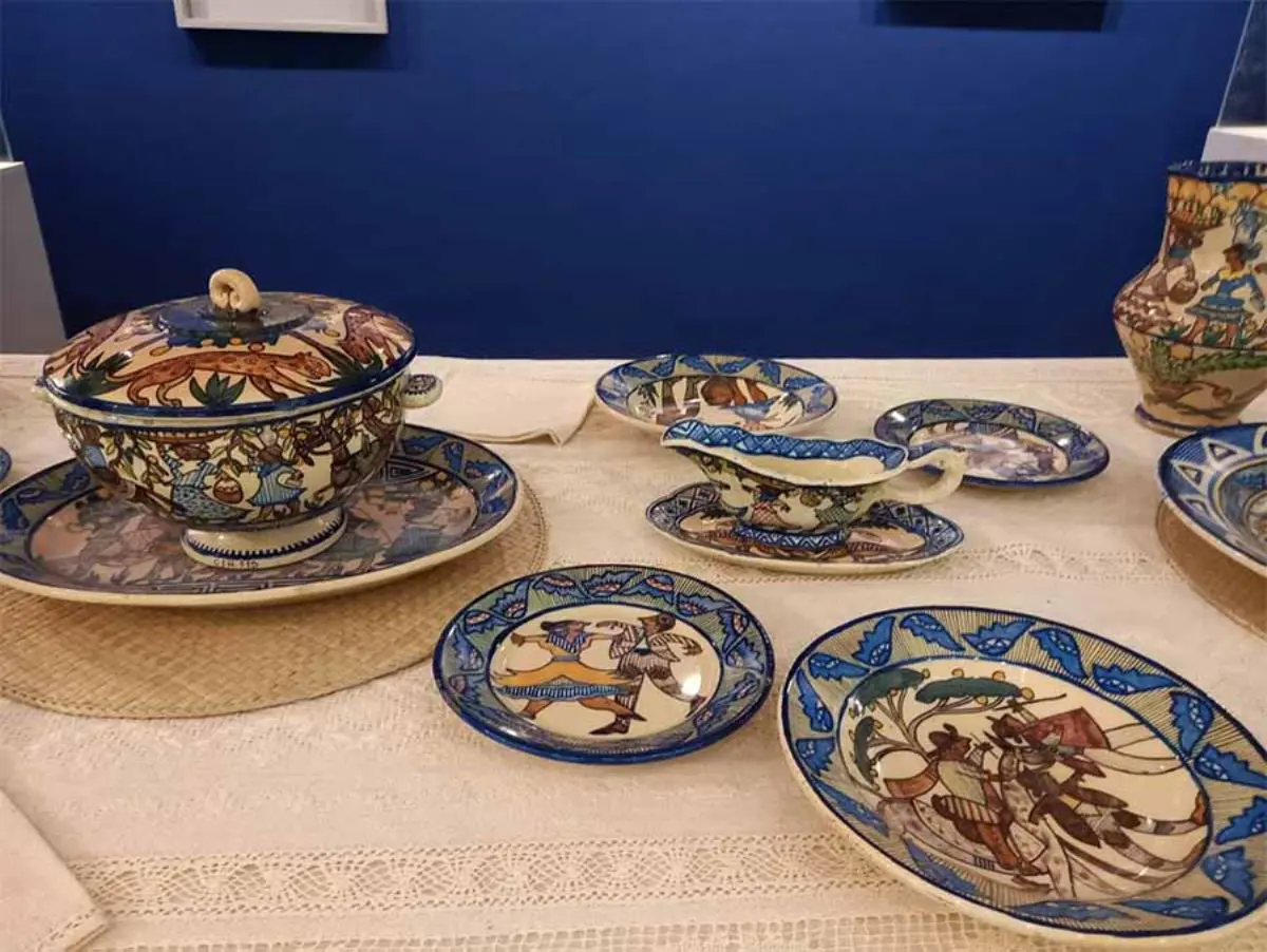 Museo Juli�n de la Herrer�a. Loza esmaltada y policromada. Cortes�a