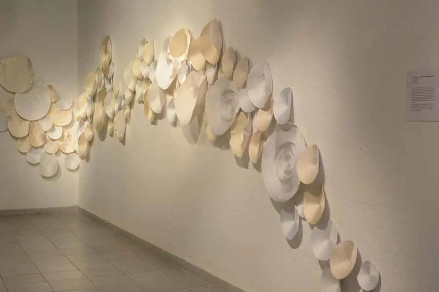 Karina Yaluk, emLas cosas de los mundos fluctuantes,/em discos bordados, d�cada de 1990. Cortes�a
