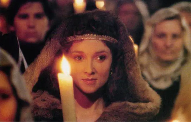 Kim Thomson interpretando a Eloísa en emStealing heaven/em (1988). Captura