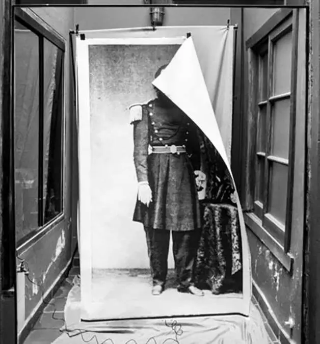 Alfredo Quiroz, emCarte de visite/em. Fotografi?a analo?gica, 2018. Cortes�a del artista
