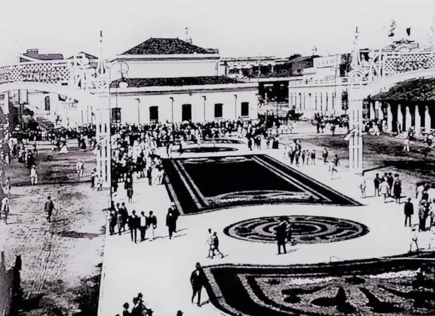 Jard�n de la plaza Juan de Salazar, 1910. Cortes�a