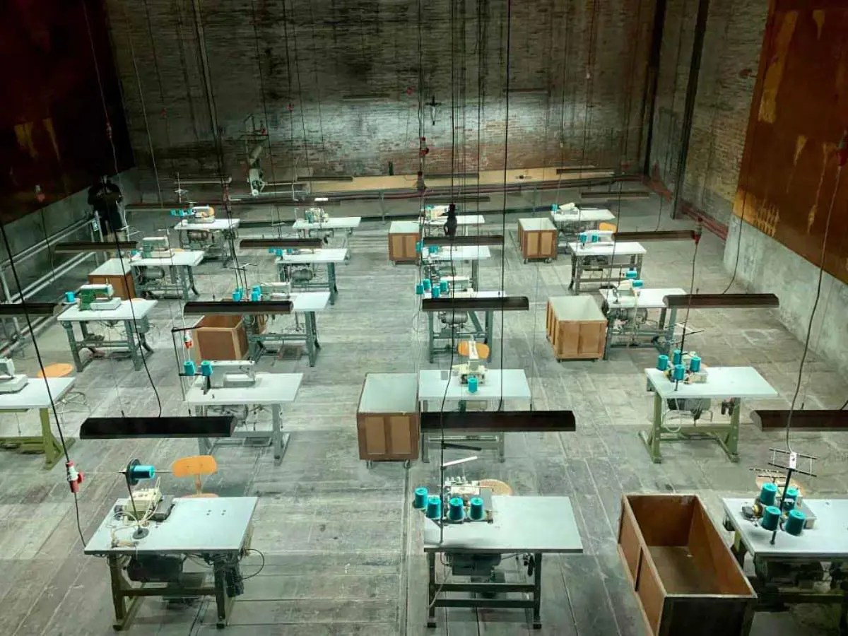 emHistoria de la noche y el destino de los cometas/em�de Gian Maria Tosatti comisariada por Eugenio Viola en el pabell�n italiano del Arsenale. Foto de Sarah Cascone.