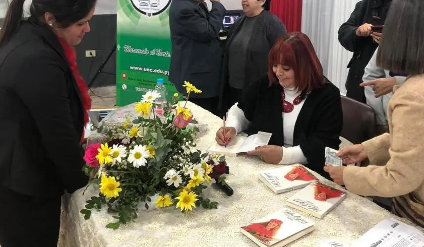 Presentaci�n de emNila L�pez. Memorias colectivas/em en Concepci�n, ciudad natal de la escritora. Cortes�a