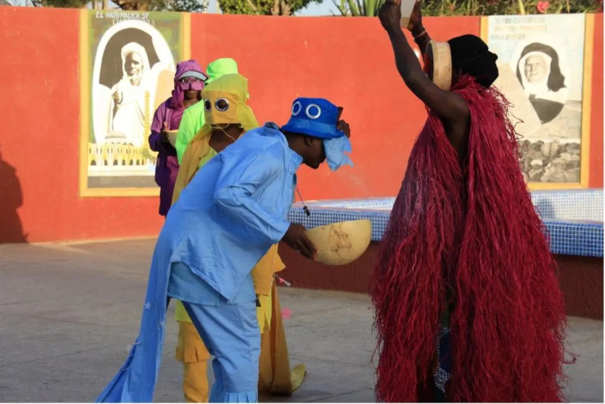 Rafiy Okefolahan, emRendez-nous le Dieu Ogou/em (emRetorno Orisha Ògún/em). Imagen cortesía de Djibril Drame.