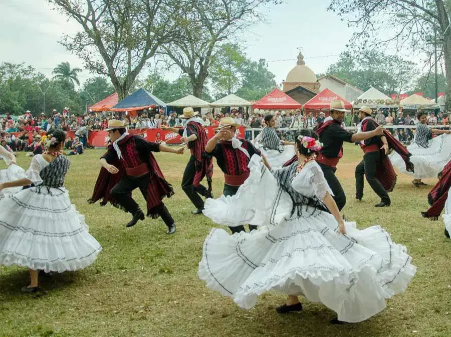 Festival del Ovecha Rague. Cortes�a