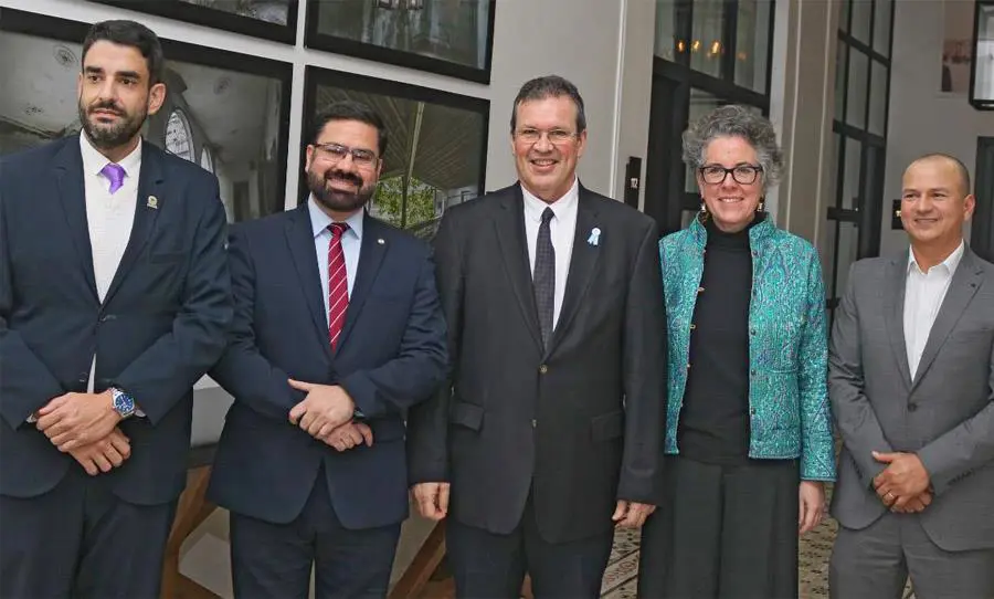 Helio Ferraz de Oliveira, Rub�n Capdevila, Trist�n Bauer, Mariana Wainstein y Jos� Ignacio Argote. Cortes�a