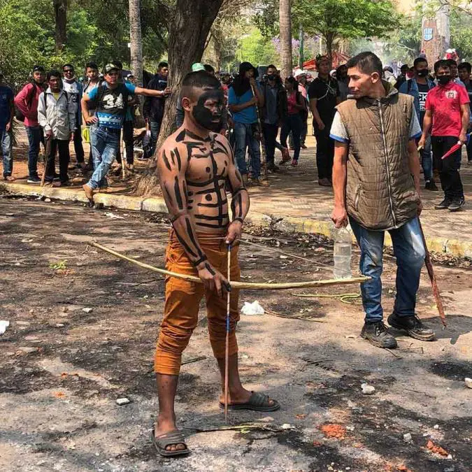 An�nimo. Fotograf�a viral de un ind�gena Ach� durante manifestaciones contra la Ley Zavala/Riera, 2021. Se busca al autor de la fotograf�a