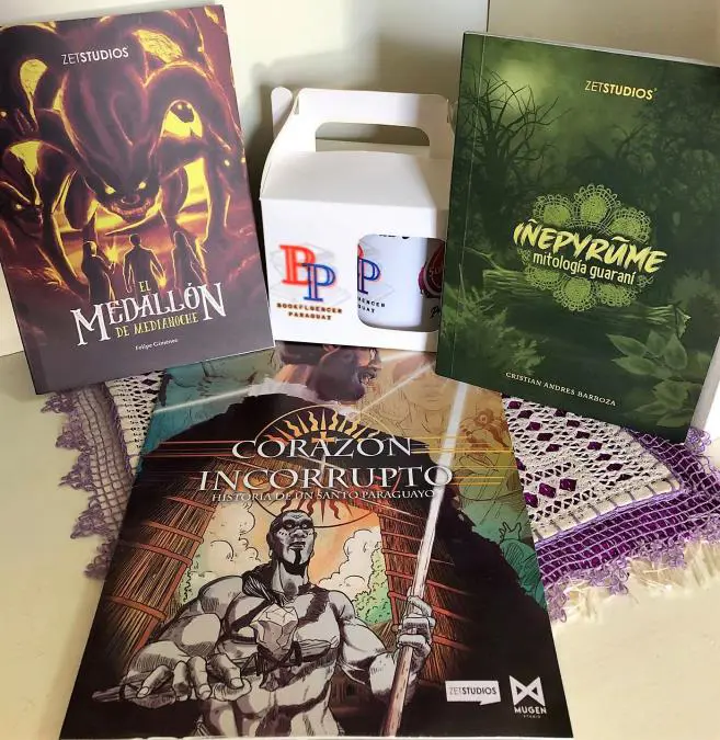 Kit de libros para el segundo premio. Cortes�a