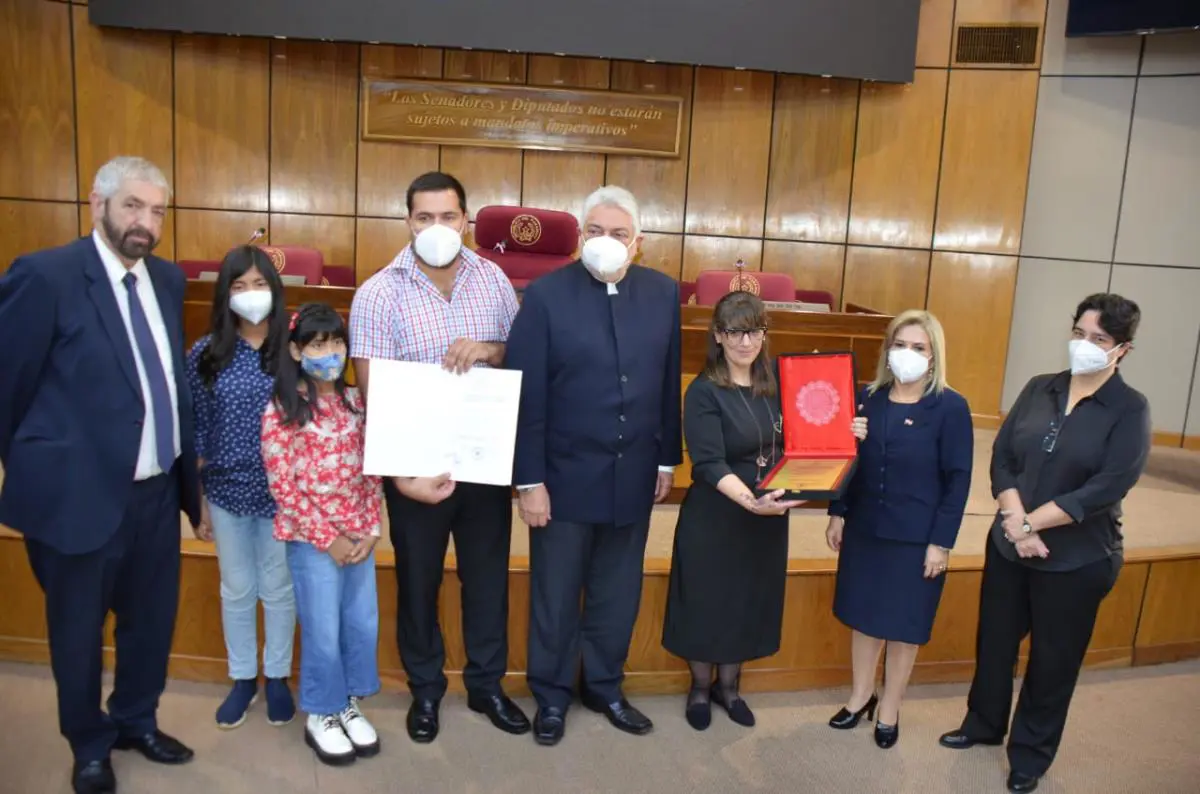 Homenaje en el Senado. Cortes�a