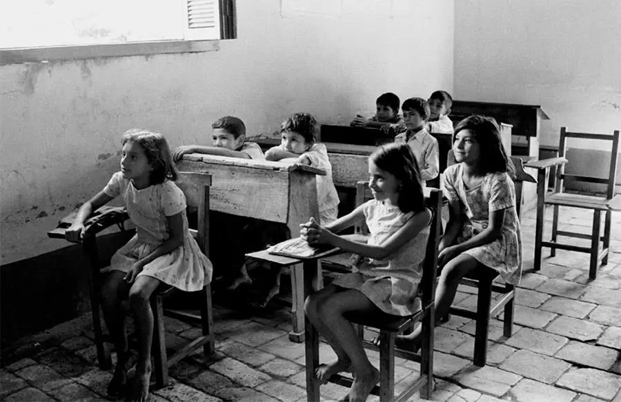 Jos� Mar�a Blanch. Escuela en Valenzuela, 1975. Cortes�a