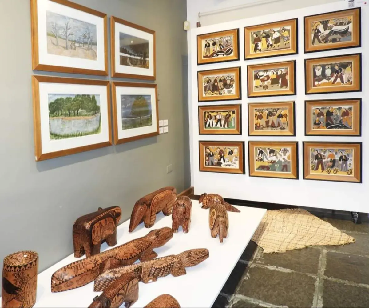 Galer�a Matices, exposici�n de arte ind�gena y popular. Cortes�a