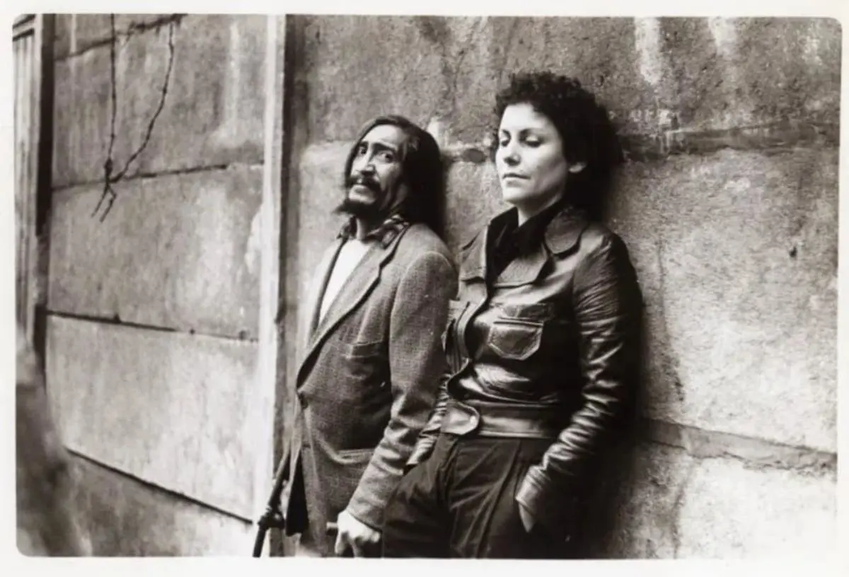 Diamela Eltit, emEl beso en Zonas de Dolor III,/em 1981 � Mundo Performance. Cortes�a